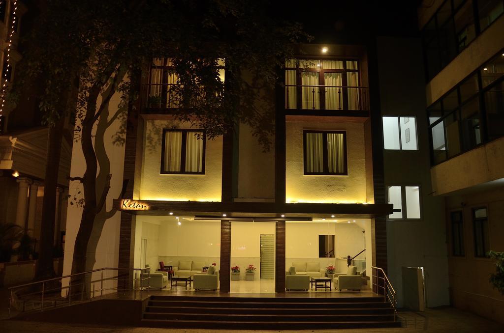 Hotel Ketan Пуне Екстер'єр фото