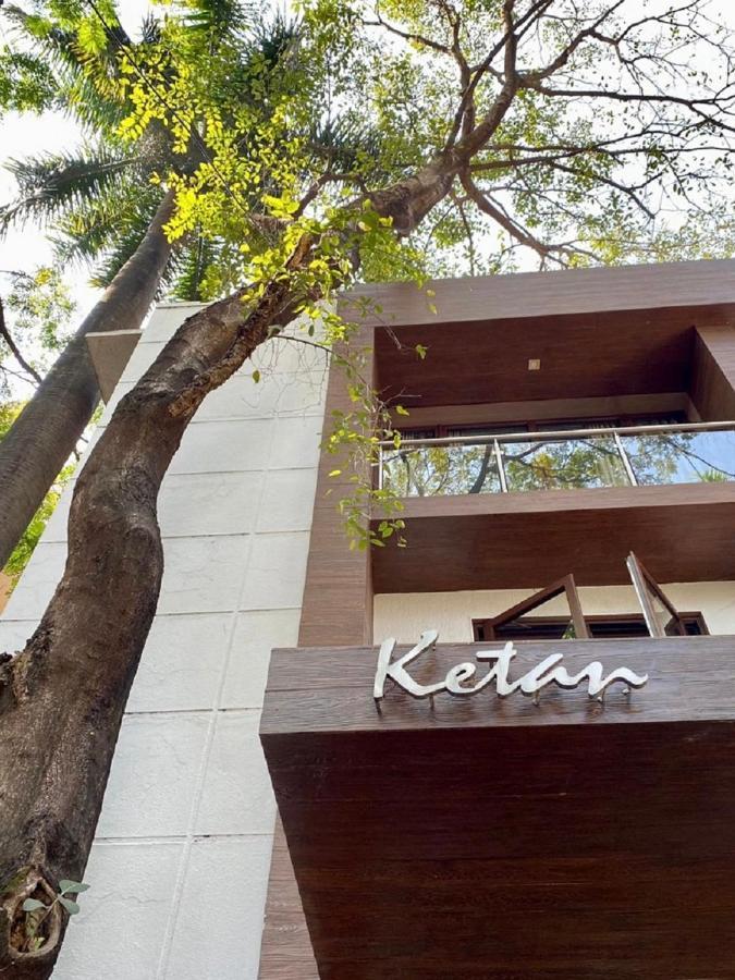 Hotel Ketan Пуне Екстер'єр фото