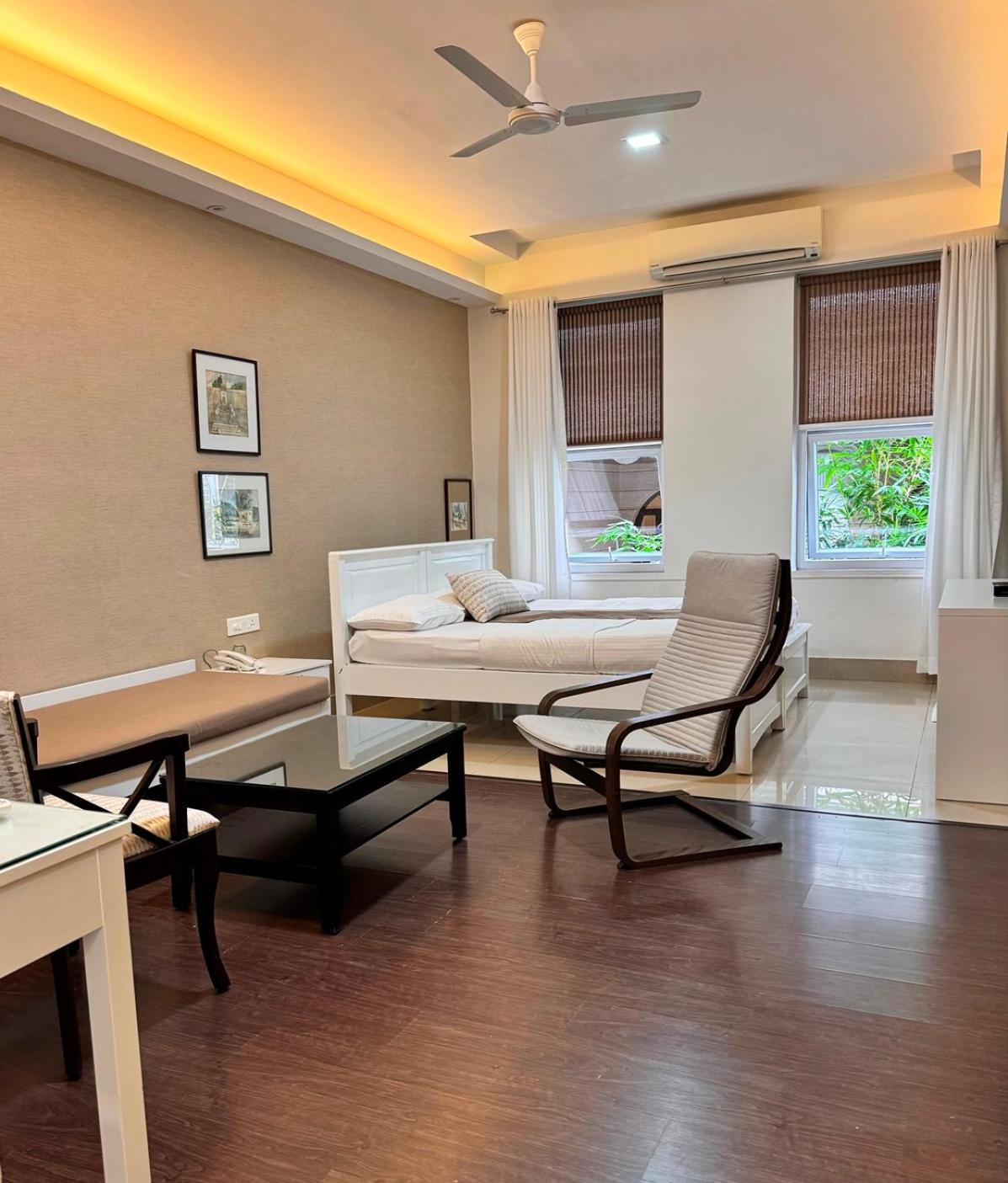 Hotel Ketan Пуне Екстер'єр фото