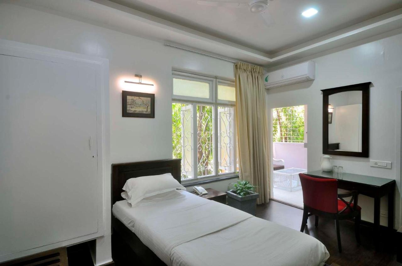 Hotel Ketan Пуне Екстер'єр фото